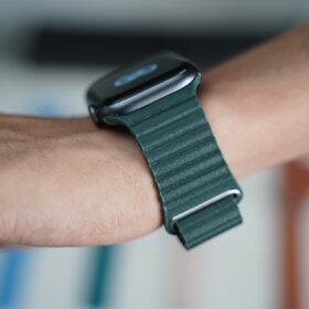 Pine Green Magnetic Leather Loop for Apple Watch 44MM 45MM Series 4 5 6 7 8 9 SE SE 2 Gen