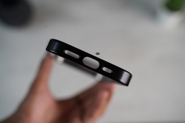 Black Transparent shockproof case with colored border For iPhone 15/15 Plus - Image 10