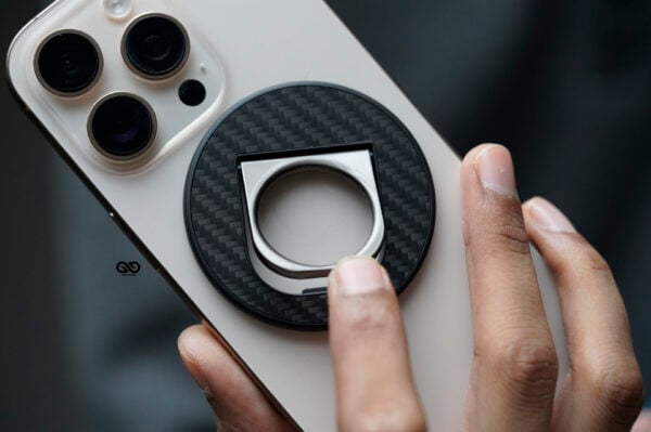 Carbon Fiber Magnetic Ring With Horizontal Kickstand Feature - Image 2