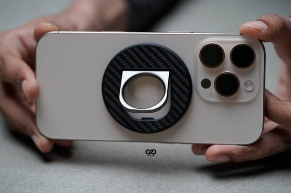Carbon Fiber Magnetic Ring With Horizontal Kickstand Feature - Image 5