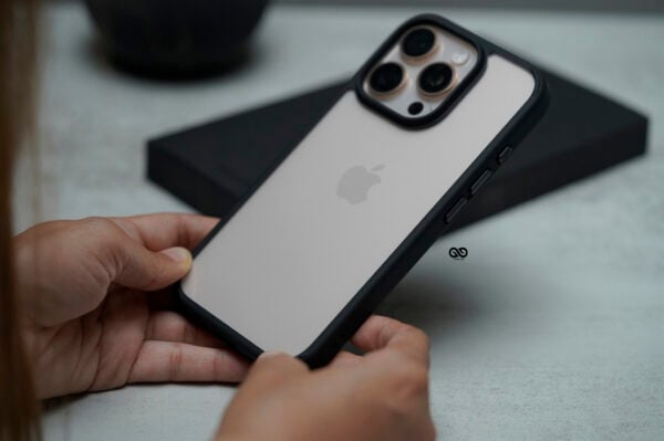 Drop Proof Sleek Transparent Case For iPhone 16/16Plus/16Pro/16ProMax - Image 3