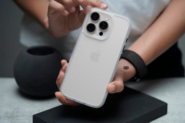Drop Proof Sleek Transparent Case For iPhone 16/16Plus/16Pro/16ProMax - Image 49