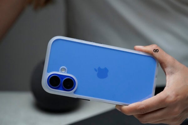Drop Proof Sleek Transparent Case For iPhone 16/16Plus/16Pro/16ProMax - Image 93
