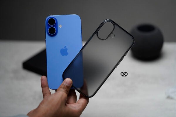 Translucent Sleek Hard Case For iPhone 16/16Plus/16Pro/16ProMax - Image 10