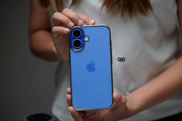 Hard Case with Colored Border For iPhone 16/16Plus/16Pro/16PoMax - Image 88