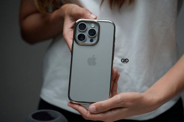 Hard Case with Colored Border For iPhone 16/16Plus/16Pro/16PoMax - Image 7