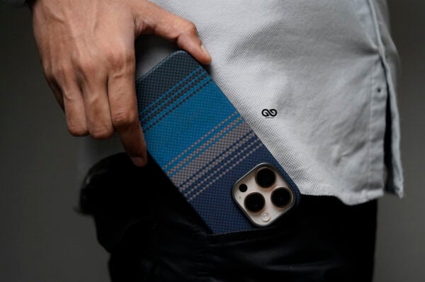 Magsafe Dune Blue Real Aramid Carbon Fiber Case For iPhone 16 Pro Max - Image 6