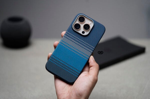 Magsafe Dune Blue Real Aramid Carbon Fiber Case For iPhone 16 Pro Max - Image 11