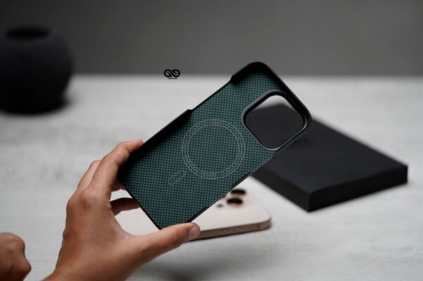 Magsafe Polar Green Real Aramid Carbon Fiber Case For iPhone 16 Pro - Image 3