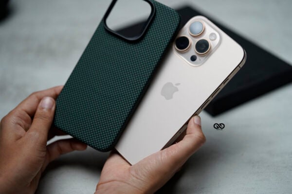 Magsafe Polar Green Real Aramid Carbon Fiber Case For iPhone 16 Pro - Image 2