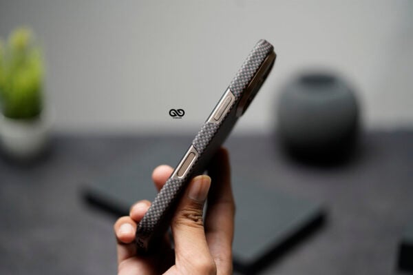 Magsafe Polar Desert Real Aramid Carbon Fiber Case For iPhone 16 Pro Max - Image 6