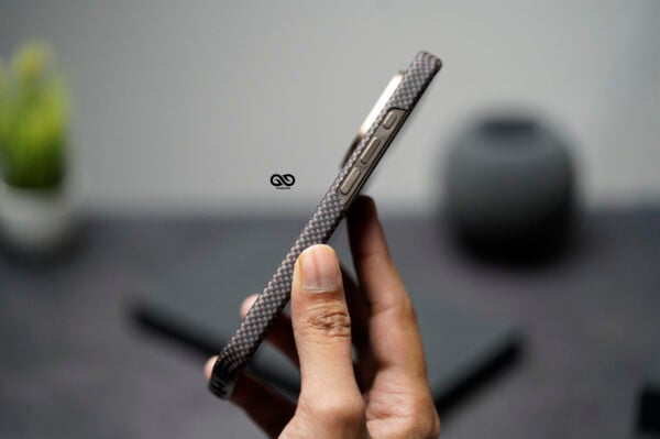 Magsafe Polar Desert Real Aramid Carbon Fiber Case For iPhone 16 Pro Max - Image 11