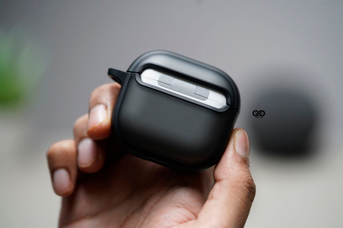 Black Slim Matte AirPods Case For AirPods 4