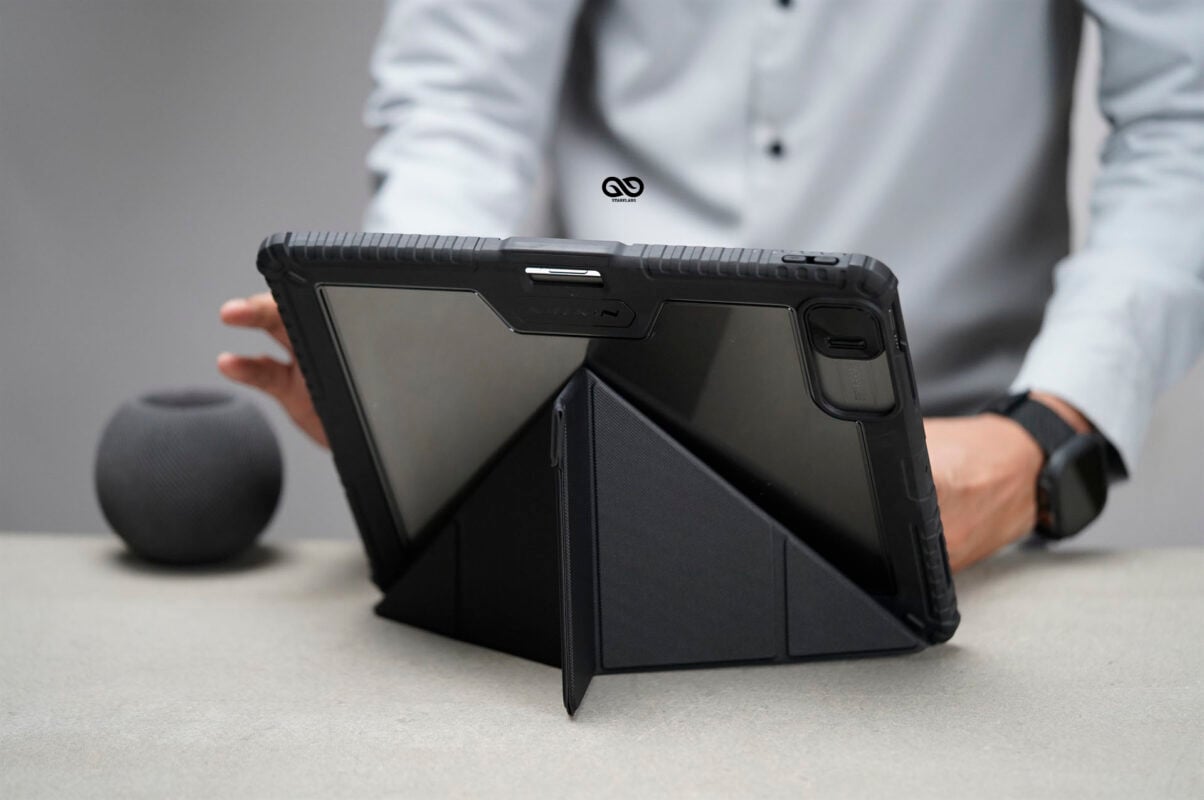 iPad Pro 13 inch (M4 Chip 2024) Black Bumper leather Case with transparent back and camera shutter