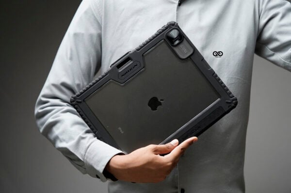 iPad Pro 13 inch (M4 Chip 2024) Black Bumper leather Case with transparent back and camera shutter - Image 2
