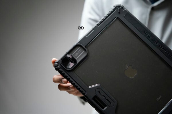 iPad Pro 13 inch (M4 Chip 2024) Black Bumper leather Case with transparent back and camera shutter - Image 4