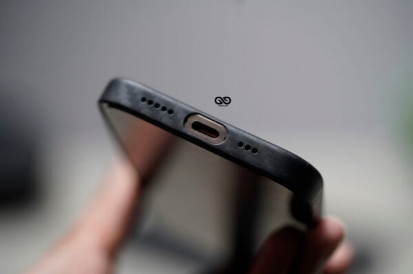 Carbon Ultra Thin Case for iPhone 16/16Plus/16Pro/16ProMax - Image 7