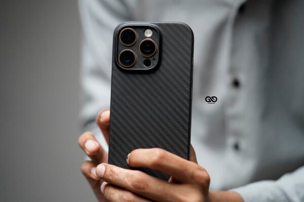 Carbon Ultra Thin Case for iPhone 16/16Plus/16Pro/16ProMax - Image 3