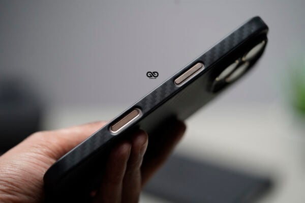 Carbon Ultra Thin Case for iPhone 16/16Plus/16Pro/16ProMax - Image 15
