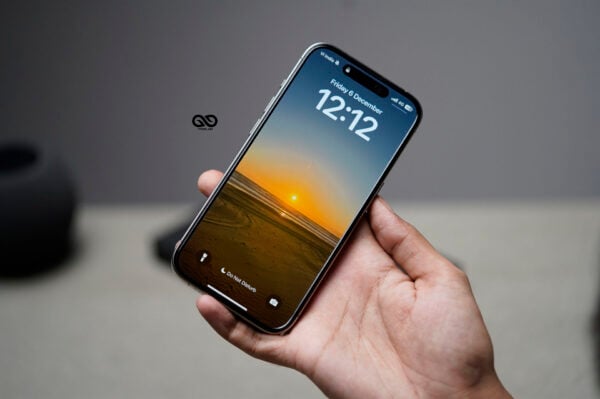 Tough Edge Tempered Glass Case For iPhone 16e - Image 9