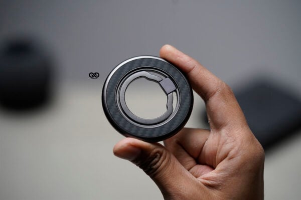360 Degree Rotatable Carbon Fiber Magnetic Ring Holder - Image 3