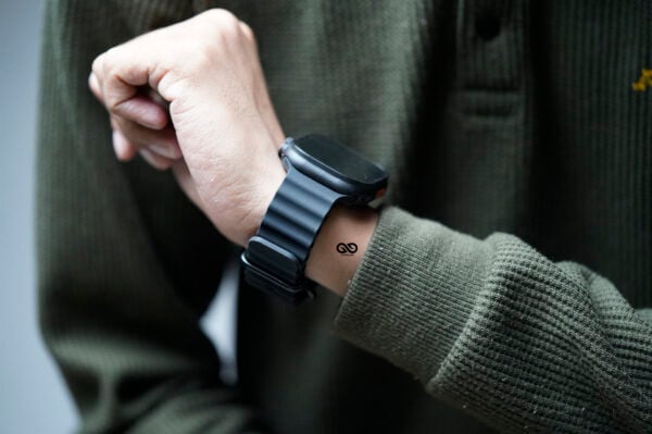Silicone Ocean Band With Black Buckle For Apple Watch 49 MM Series Ultra/Ultra 2 - Image 7