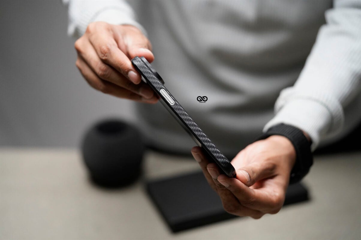 Carbon Ultra Thin Case for iPhone 14 Plus