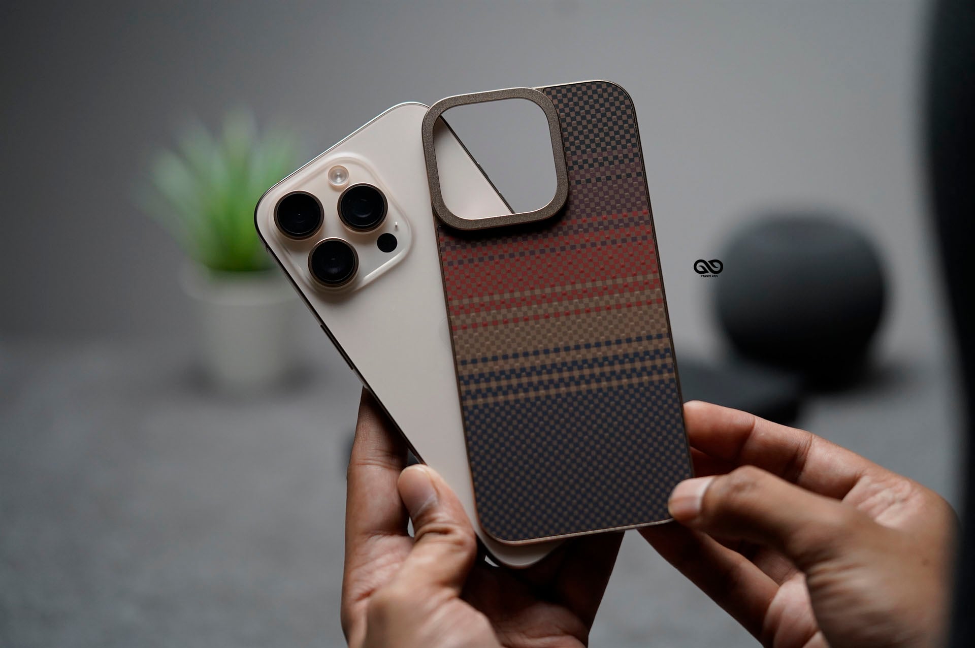 MagSafe Carbon Texture Back Panel for iPhone 16 Pro/ 16 Pro Max 13 MagSafe Carbon Texture Back Panel for iPhone 16 Pro/ 16 Pro Max - Image 13