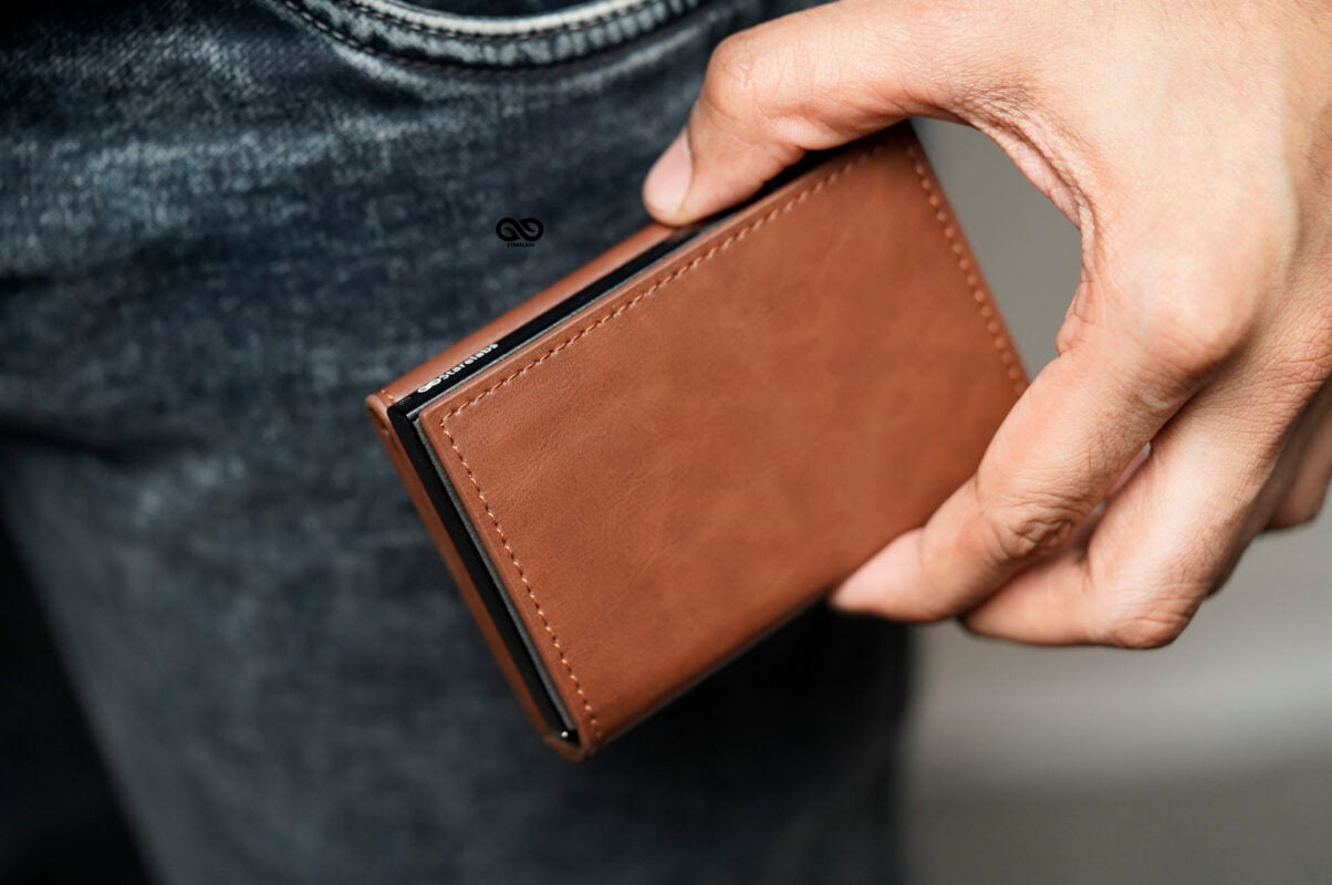 Essential Vegan Leather Card and Cash Holder