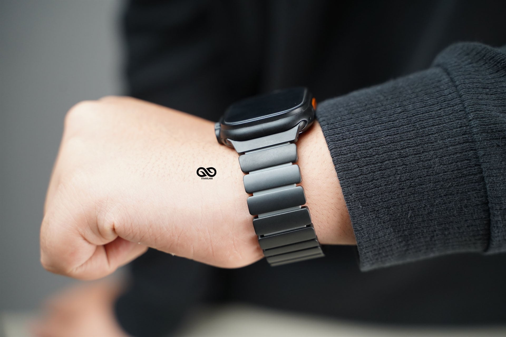 Ultraflex Titanium Link Strap with Magnetic Closure For Apple Watch 49 (Series Ultra/Ultra 2/Ultra 3) Classy Design 9 Ultraflex Titanium Link Strap with Magnetic Closure For Apple Watch 49 (Series Ultra/Ultra 2/Ultra 3) Classy Design - Image 9