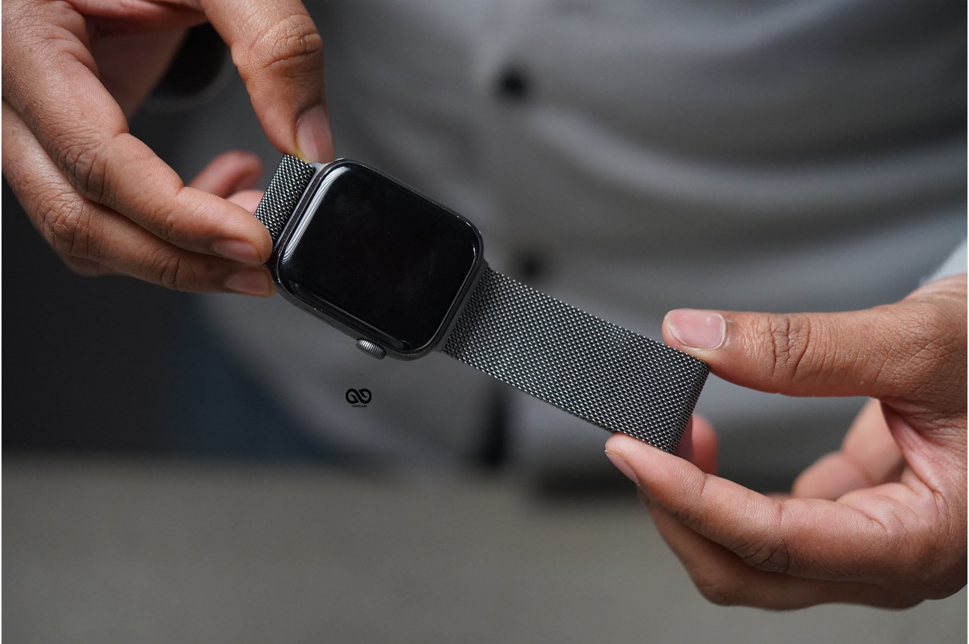 Premium Milanese Loop strap for Apple Watch 44MM 45MM 46MM Series 4 5 6 7 8 9 10 11 (SE 2 3 Gen) 3 Premium Milanese Loop strap for Apple Watch 44MM 45MM 46MM Series 4 5 6 7 8 9 10 11 (SE 2 3 Gen) - Image 3