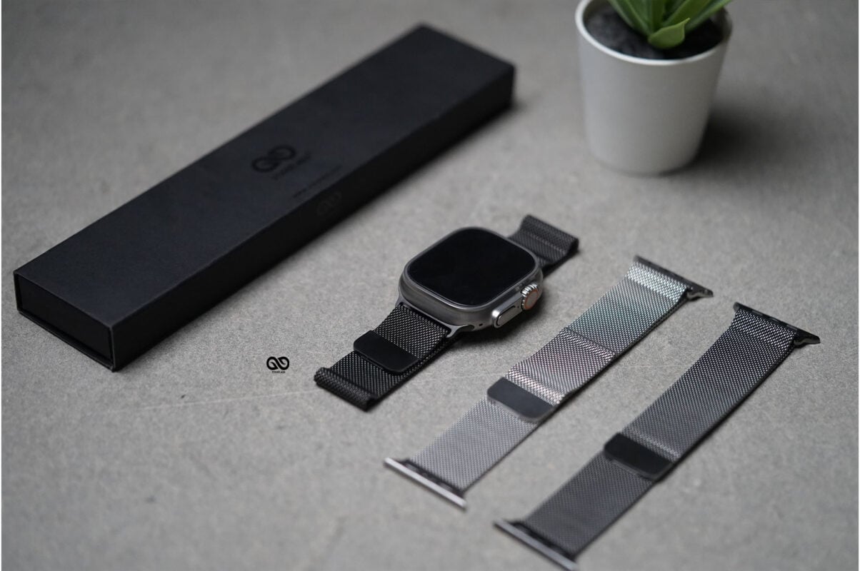 Premium Milanese Loop For Apple Watch 49 MM (Series Ultra/Ultra 2/Ultra 3)