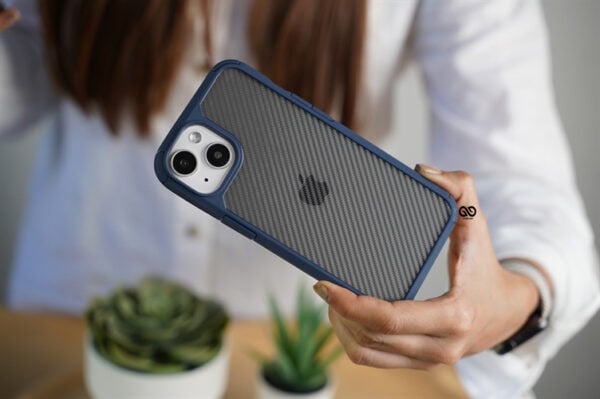 Carbon Defender Case for iPhone 13 - Image 20