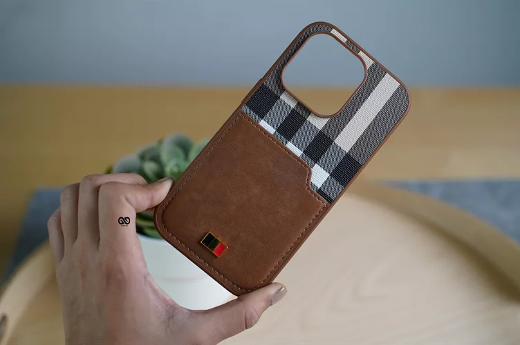 Chequered Leather Case with Card Slot