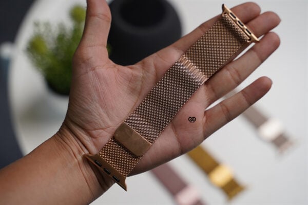 Milanese Magnetic Metal Loop For Apple Watch 49 MM Series Ultra/Ultra 2 - Image 34