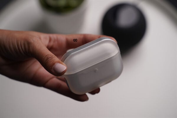 Rugged Translucent Airpods Pro Case (2nd Generation) - Image 14