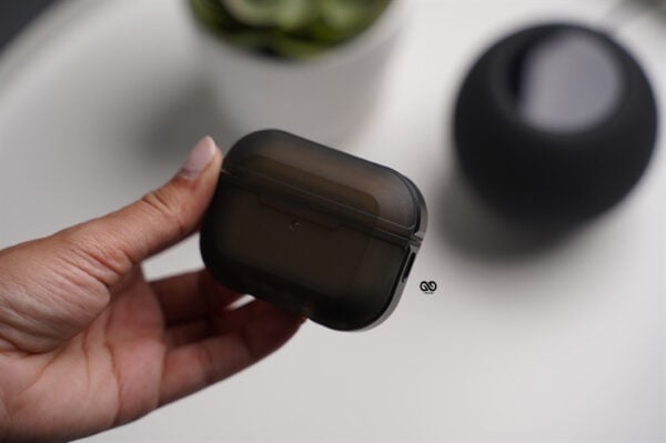 Rugged Translucent Airpods Pro Case (2nd Generation) - Image 10