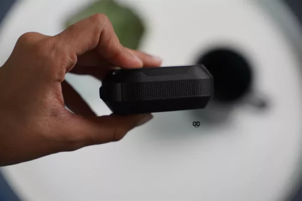Black Shockproof Case For AirPods Pro (2nd Generation) - Image 5