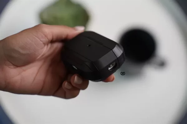 Black Shockproof Case For AirPods Pro (2nd Generation) - Image 9